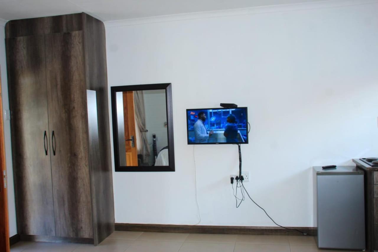 Tranquility Guesthouse Standerton 外观 照片